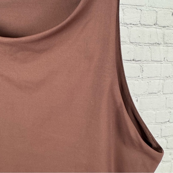 Reoria Brown Workout Tank Size XL - Picture 4 of 5